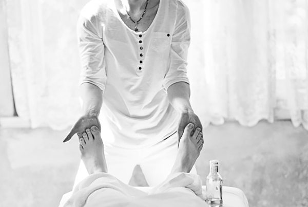 Stefanie Weiser bei der Fußreflexzonen-Massage