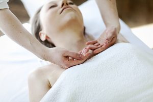 Stefanie Weiser bei der Shiatsu Massage